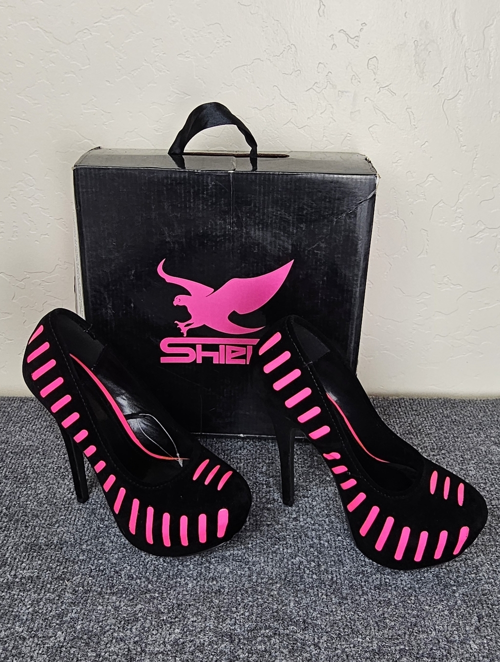 Shiekh| Black & Neon Fuchsia| Platform Heels! Woman's Size: 8